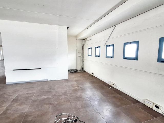 #23384 Ufficio e laboratorio adiacenti in complesso commerciale in vendita - foto 13