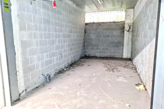 Garage in vendita