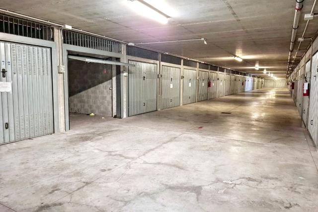 Garage in vendita