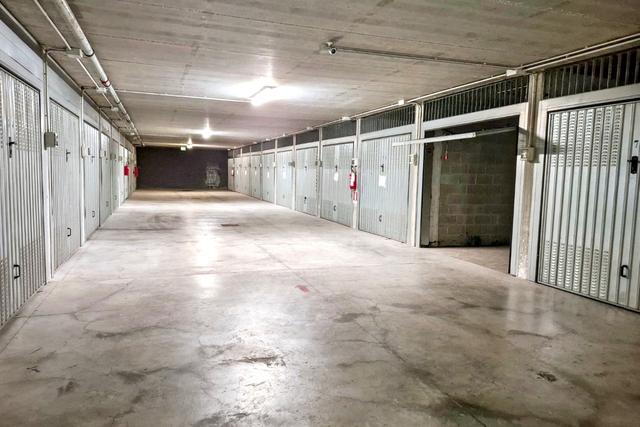 Garage in vendita