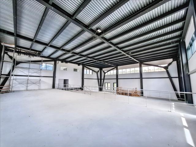 #25752 Palazzina direzionale multipiano con parcheggi, servizi accessori  e corte in vendita - foto 6