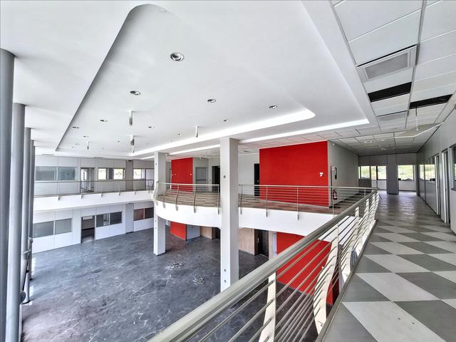 #25752 Palazzina direzionale multipiano con parcheggi, servizi accessori  e corte in vendita - foto 10