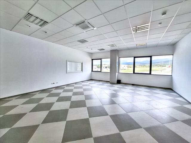 #25752 Palazzina direzionale multipiano con parcheggi, servizi accessori  e corte in vendita - foto 13