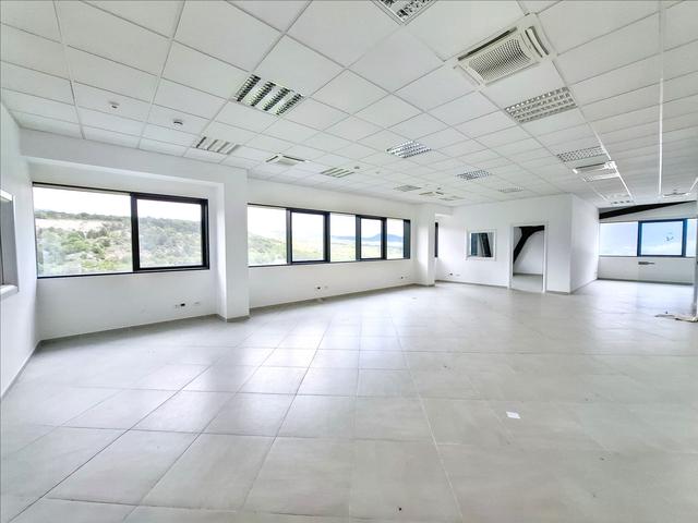 #25752 Palazzina direzionale multipiano con parcheggi, servizi accessori  e corte in vendita - foto 29