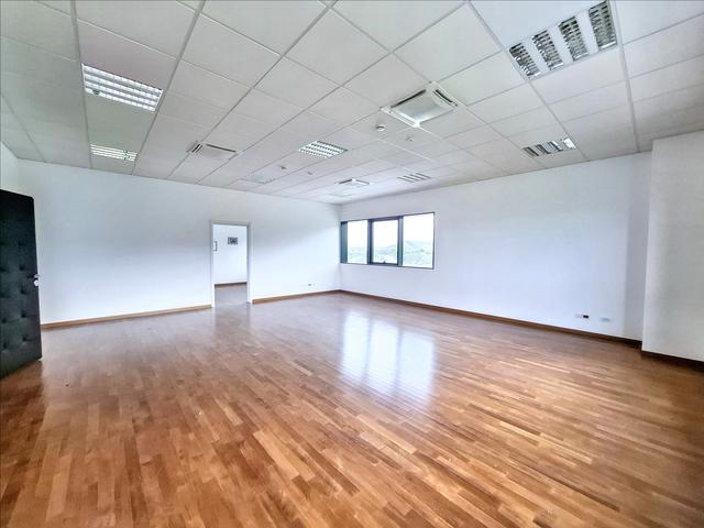 #25752 Palazzina direzionale multipiano con parcheggi, servizi accessori  e corte in vendita - foto 31