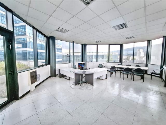 Edifici direzionali in vendita