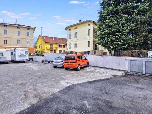 Posti auto in vendita