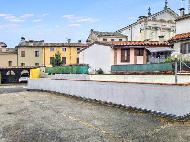 Posti auto in vendita