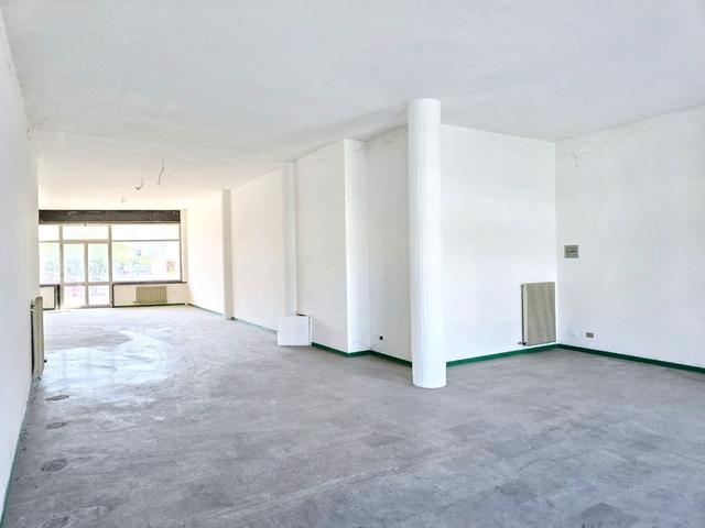 #2536636 Locale commerciale con magazzino in vendita - foto 3