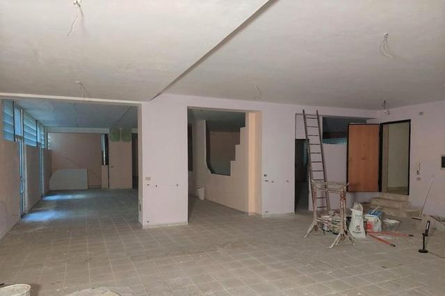Magazzini in vendita