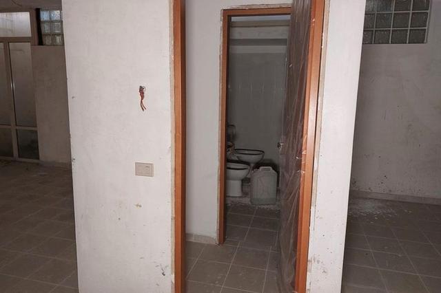 Magazzini in vendita