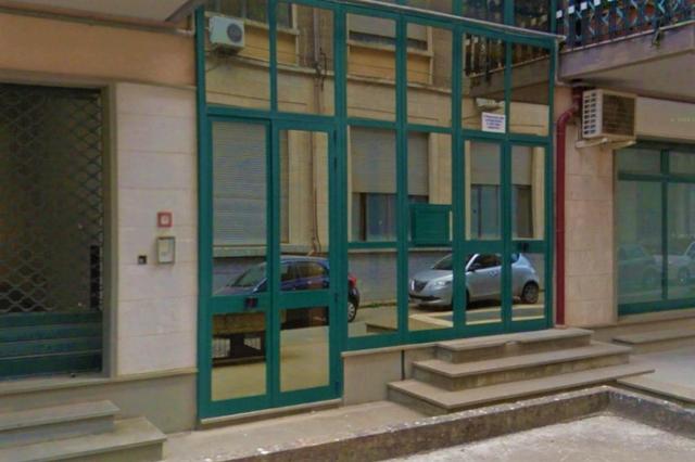 Magazzini in vendita