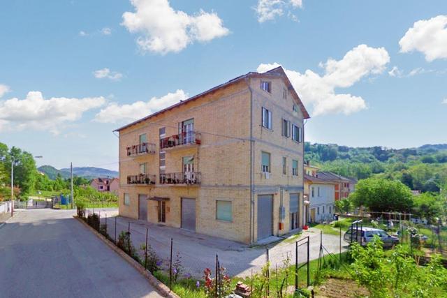 Magazzini in vendita