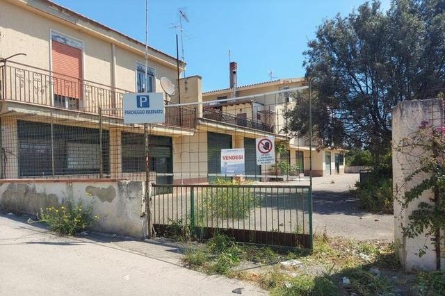 #14699 Negozio seminterrato con zona parcheggio in vendita - foto 17