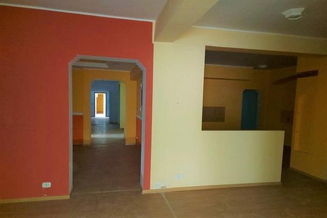 #14699 Negozio seminterrato con zona parcheggio in vendita - foto 3