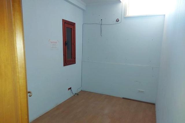 #14699 Negozio seminterrato con zona parcheggio in vendita - foto 7