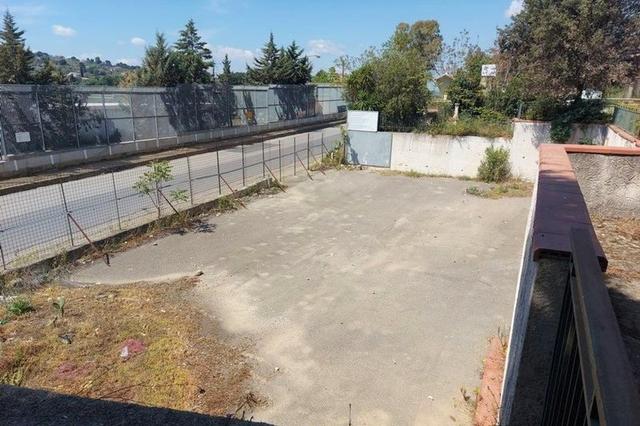 #14699 Negozio seminterrato con zona parcheggio in vendita - foto 23