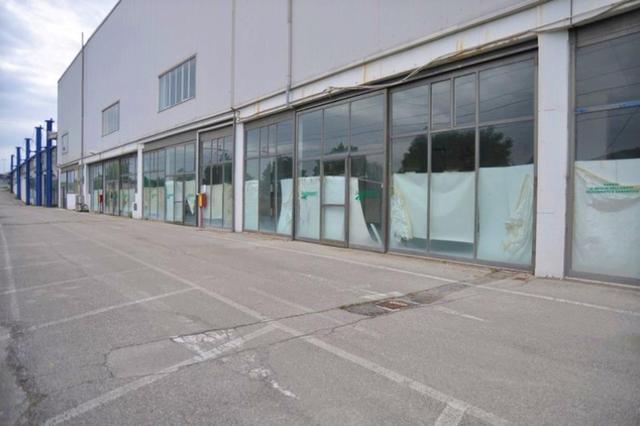 #14775 Ampio salone espositivo e aree urbane in vendita - foto 19