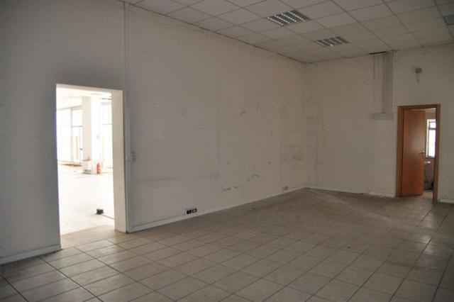 #14775 Ampio salone espositivo e aree urbane in vendita - foto 14