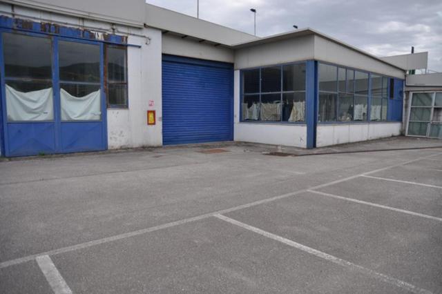 #14775 Ampio salone espositivo e aree urbane in vendita - foto 6