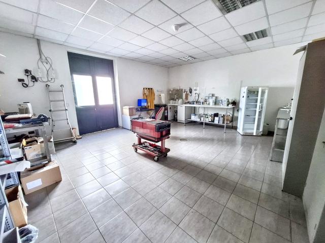 Stabilimenti produttivi in vendita