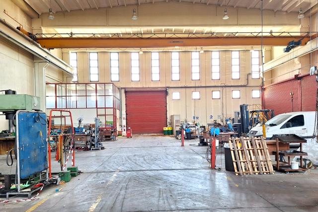 #2639047 Officina meccanica (sub 18) in zona artigianale in vendita - foto 2