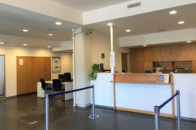 #19686 Locale libero nel centro del paese ex istituto di credito in vendita - foto 3