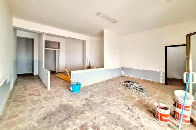 #25523 Ambienti direzionali al piano terra con portico in vendita - foto 12