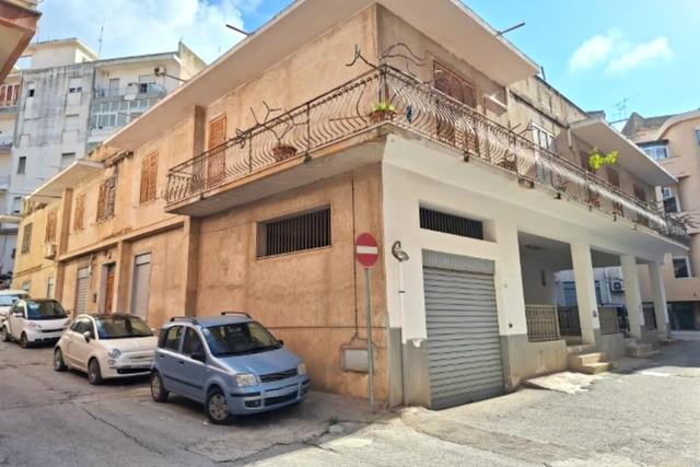 #25523 Ambienti direzionali al piano terra con portico in vendita - foto 4