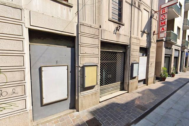 Pubblico spettacolo in vendita