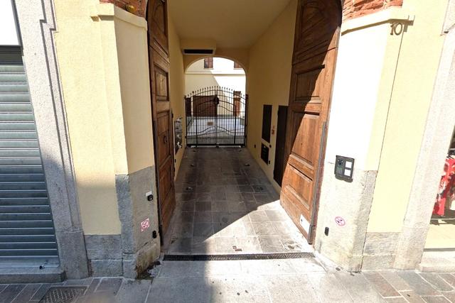 Pubblico spettacolo in vendita