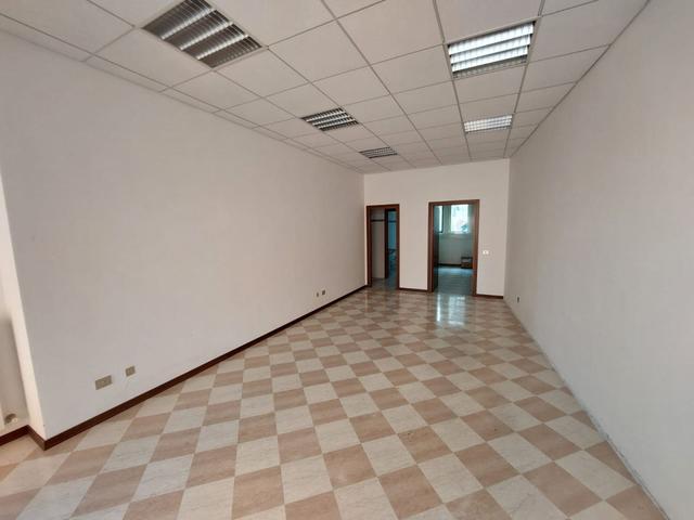 Negozi in vendita