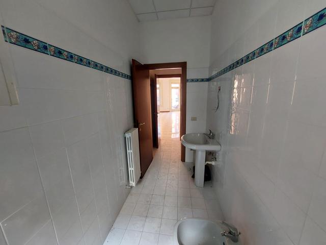 Negozi in vendita