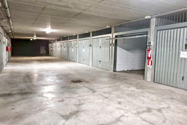 Garage in vendita