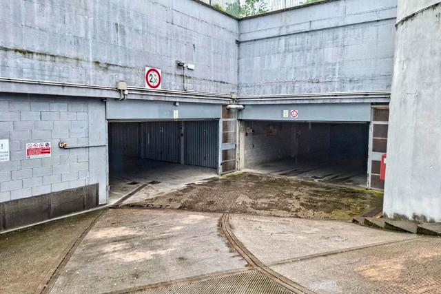 Garage in vendita