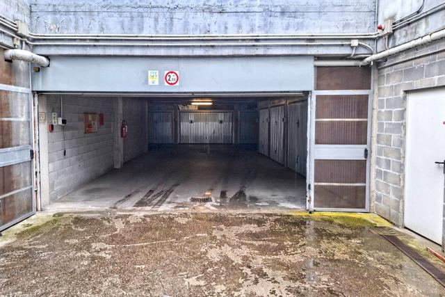 Garage in vendita