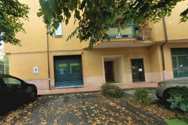 Negozi in vendita