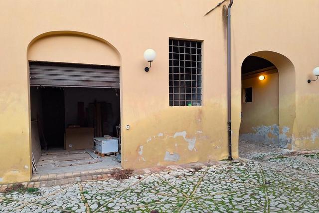 Grandi dimensioni in vendita