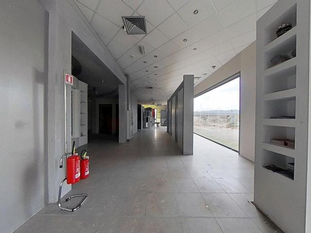#2516001 Complesso commerciale con magazzini e terreni edificabili in vendita - foto 4