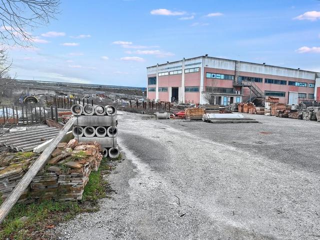 #2516001 Complesso commerciale con magazzini e terreni edificabili in vendita - foto 12