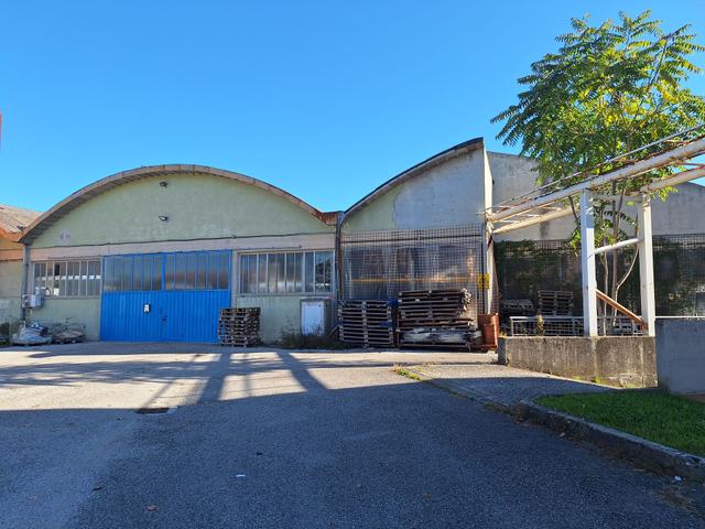 Stabilimenti produttivi in vendita