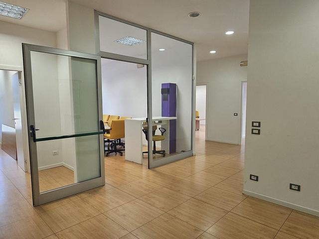 Edifici direzionali in vendita