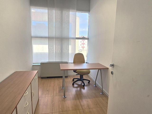 #25097 Spazioso ufficio arredato in posizione strategica in vendita - foto 8