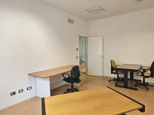 Edifici direzionali in vendita